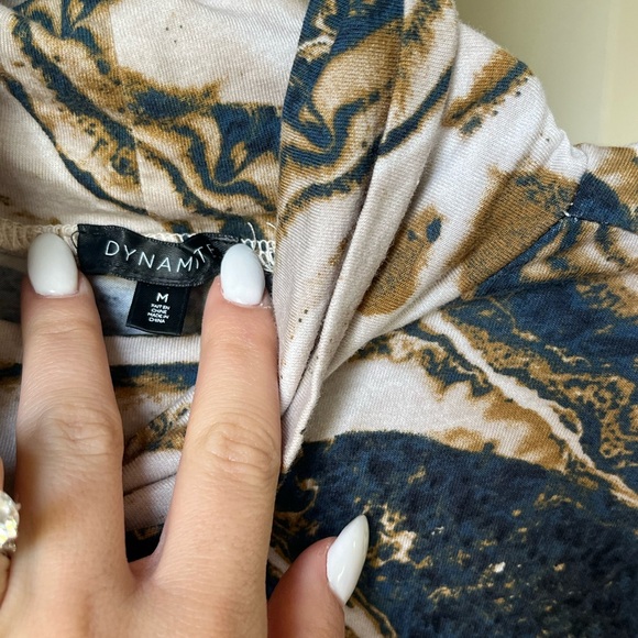 Long sleeve dynamite top - Picture 3 of 4